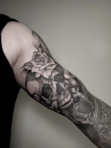 Studio tatuażu Carnation Tattoo Częstochowa